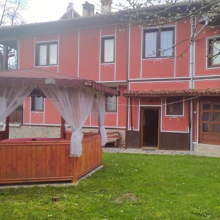 Стаи За Гости Дора Koprivshtitsa Luaran gambar
