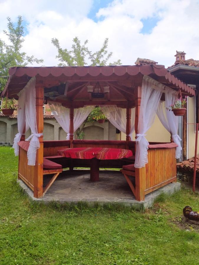 Стаи За Гости Дора Koprivshtitsa Luaran gambar