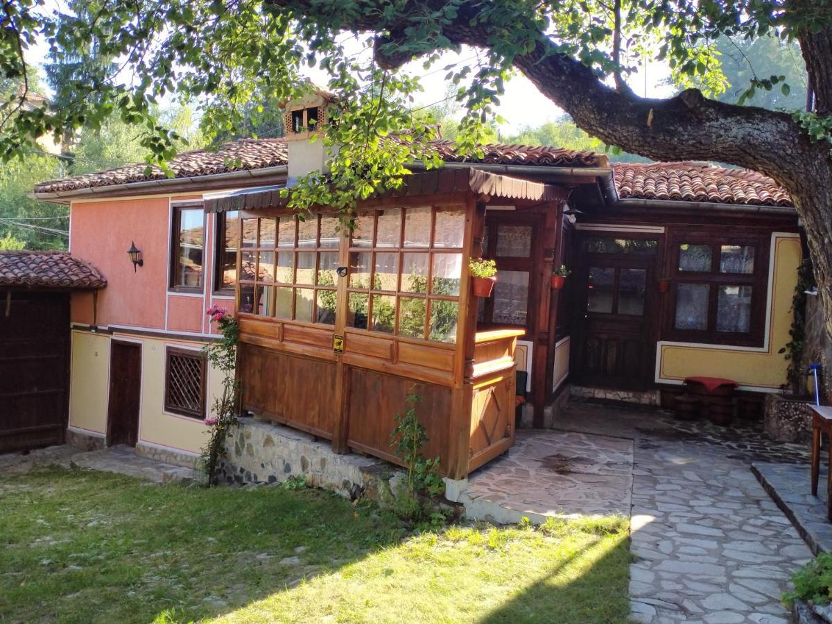 Стаи За Гости Дора Koprivshtitsa Luaran gambar